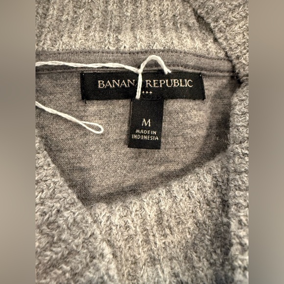 Banana Republic Melton Brushed Turtleneck Sweatshirt M Heather Gray NWOT - Picture 2 of 7